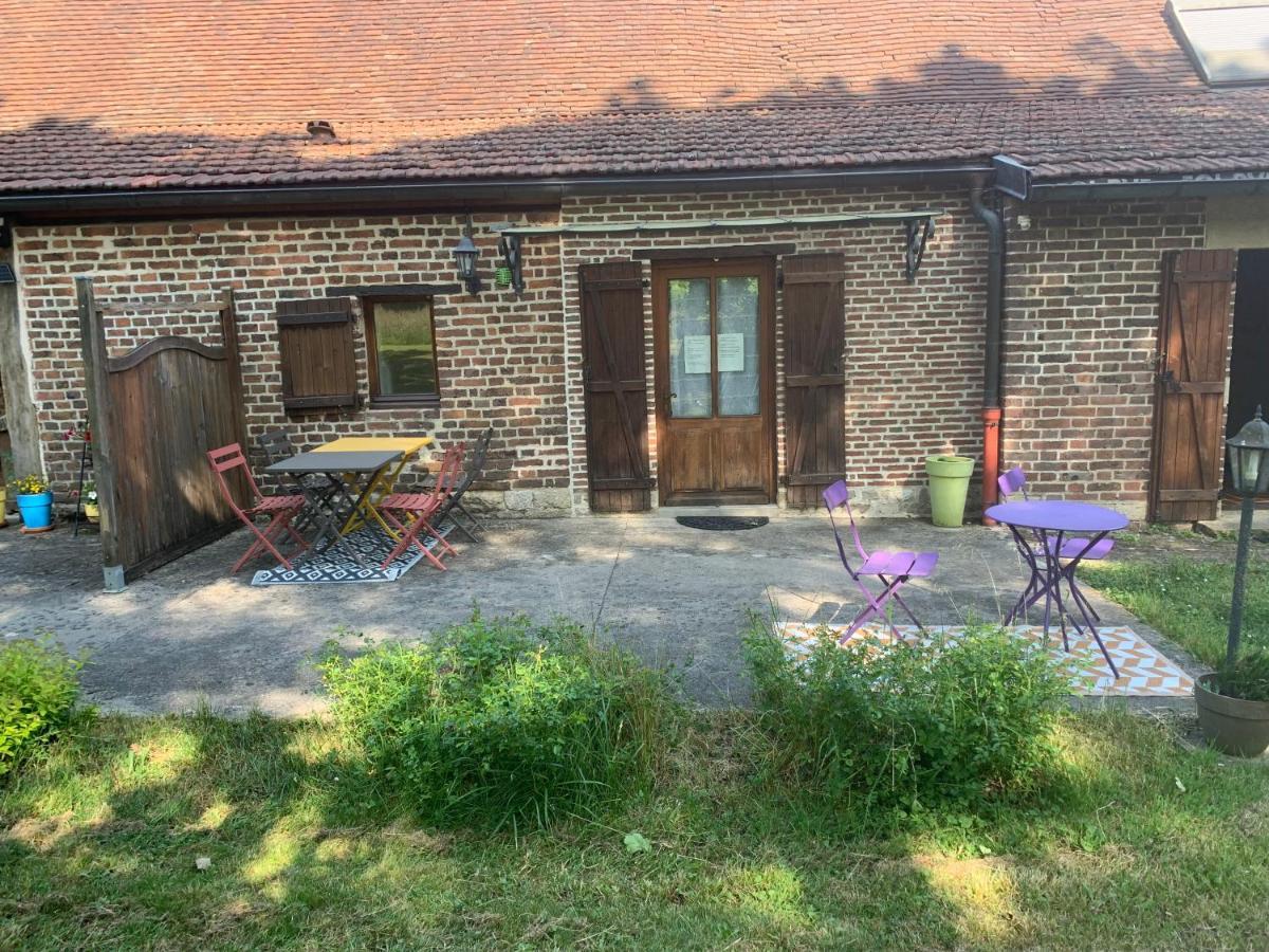 La Ferme D'Aristide Bed & Breakfast Saillenard Екстериор снимка